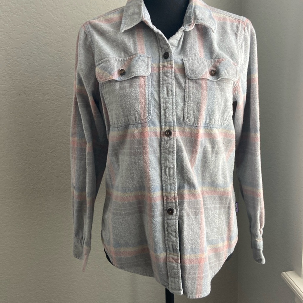 Patagonia Women’s 100% Cotton Long Sleeve Flannel Shirt, Size S